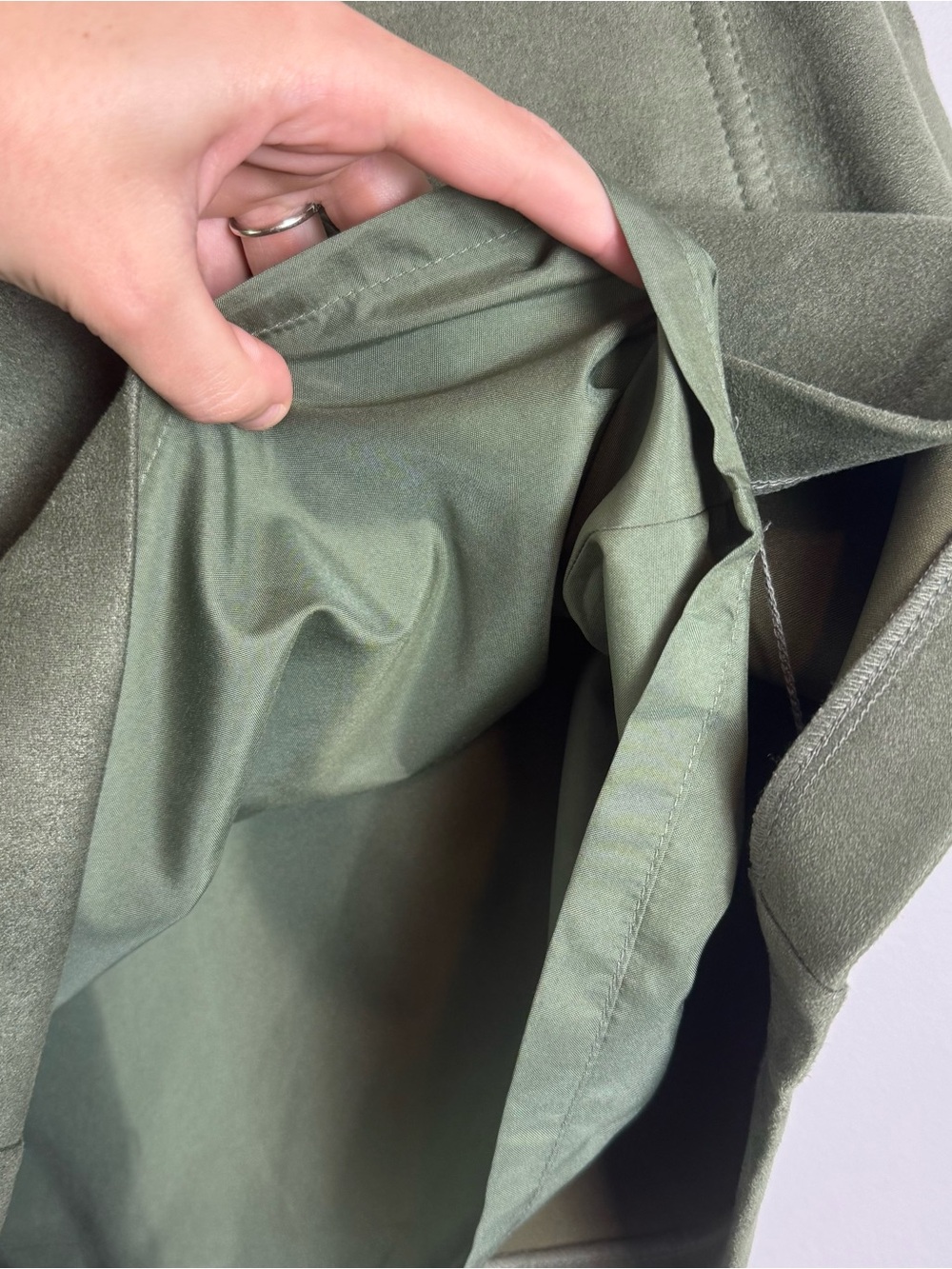 LOFT Olive Green Faux Suede Front Pocket Mini Skirt Skirt Size 6 - Picture 7 of 9